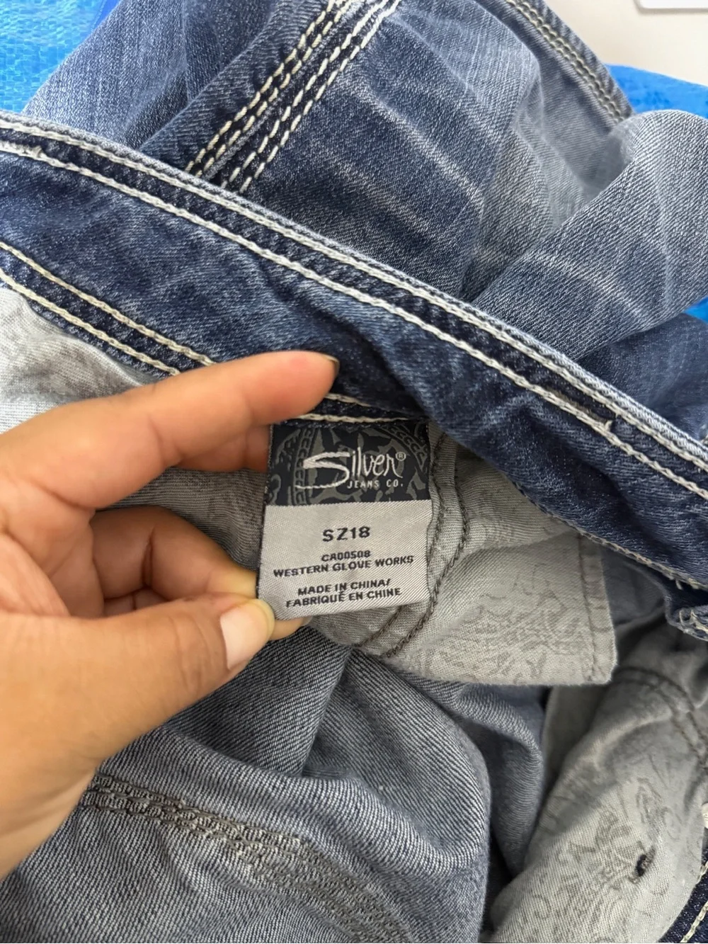 Silver Jeans Suki Flap Jean Shorts Womens 18 Denim Bermuda Western Y2K Mid Rise